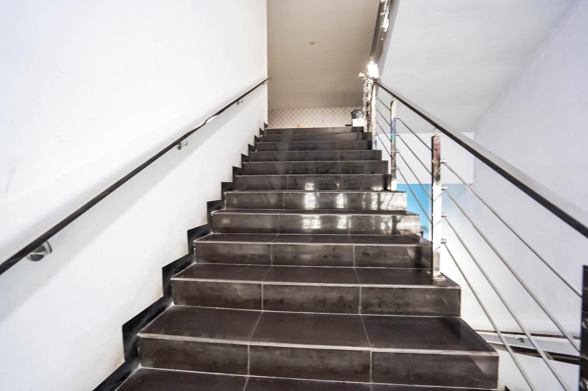 Oyo 90889 Dkb Residence Surabaya Ngoại thất bức ảnh