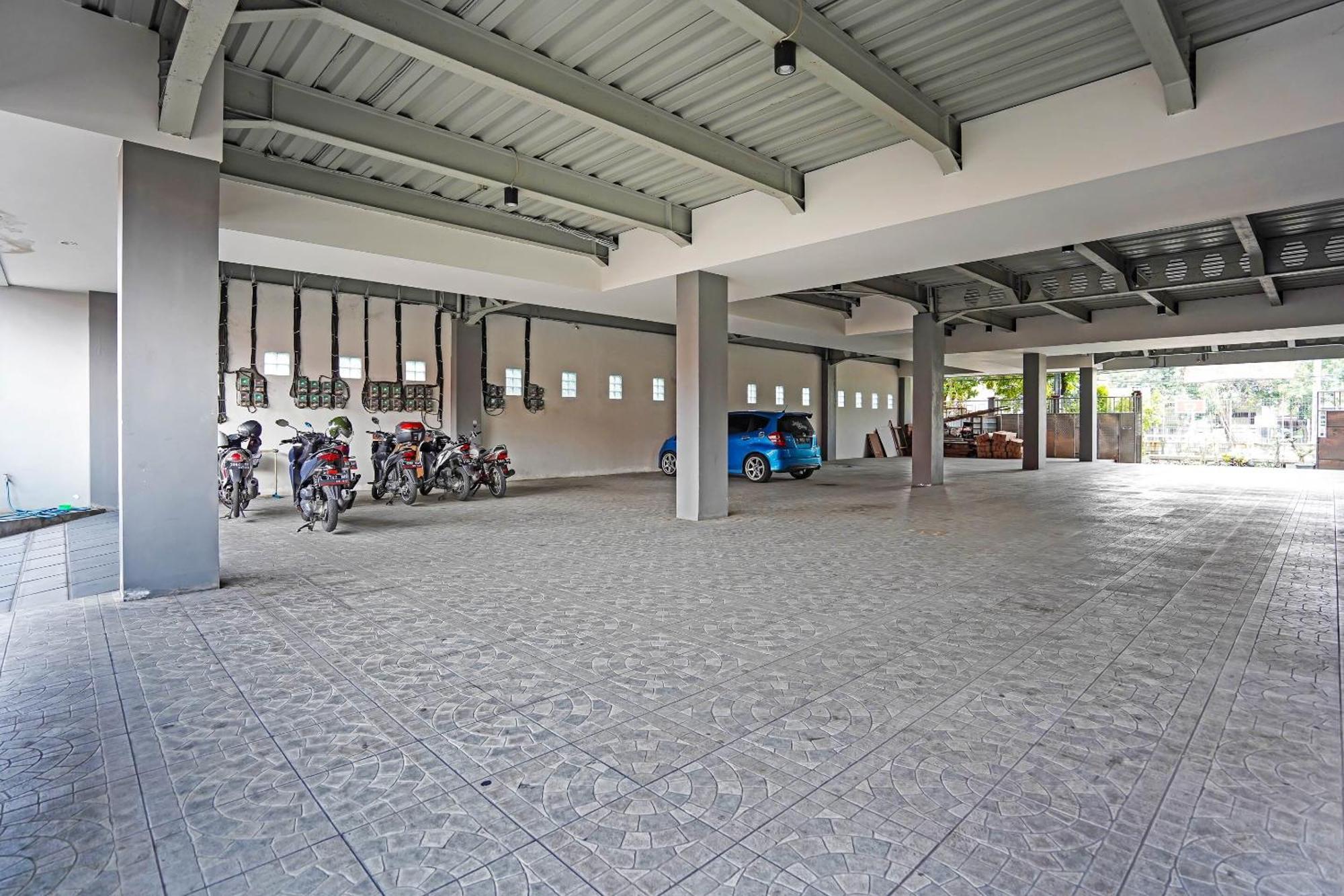 Oyo 90889 Dkb Residence Surabaya Ngoại thất bức ảnh