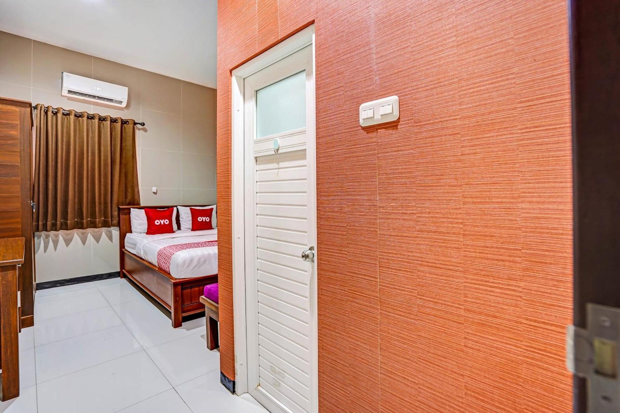 Oyo 90889 Dkb Residence Surabaya Ngoại thất bức ảnh