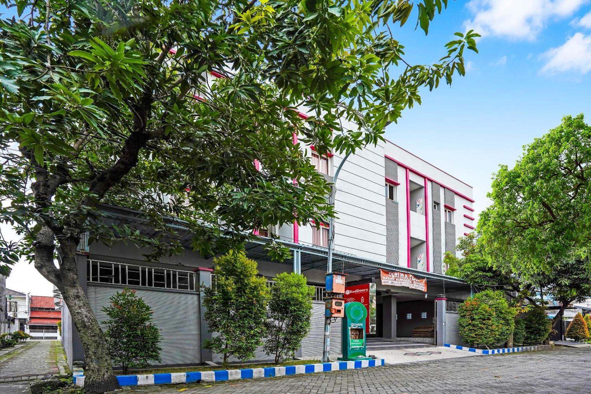 Oyo 90889 Dkb Residence Surabaya Ngoại thất bức ảnh