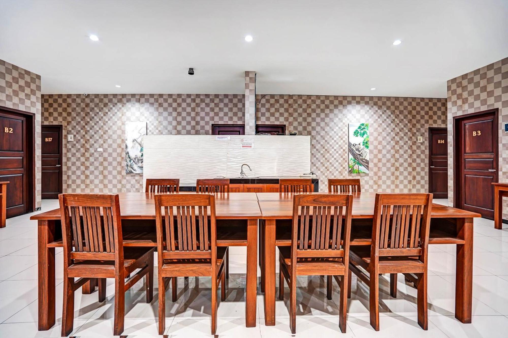 Oyo 90889 Dkb Residence Surabaya Ngoại thất bức ảnh