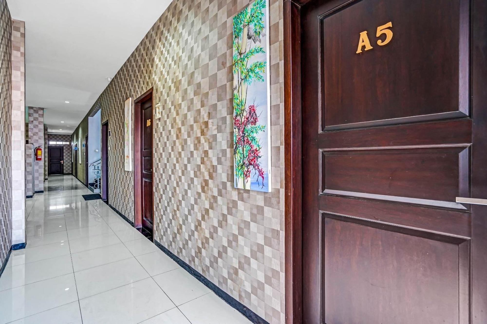 Oyo 90889 Dkb Residence Surabaya Ngoại thất bức ảnh