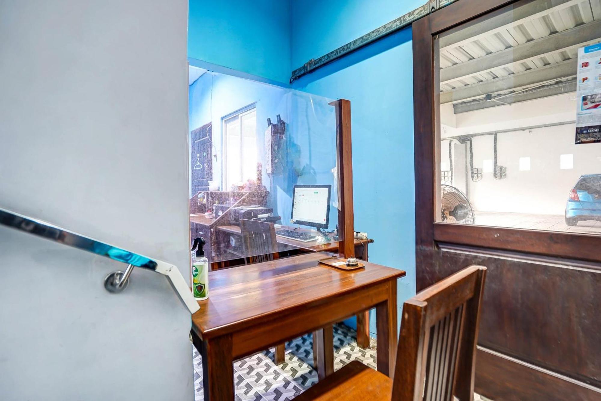 Oyo 90889 Dkb Residence Surabaya Ngoại thất bức ảnh